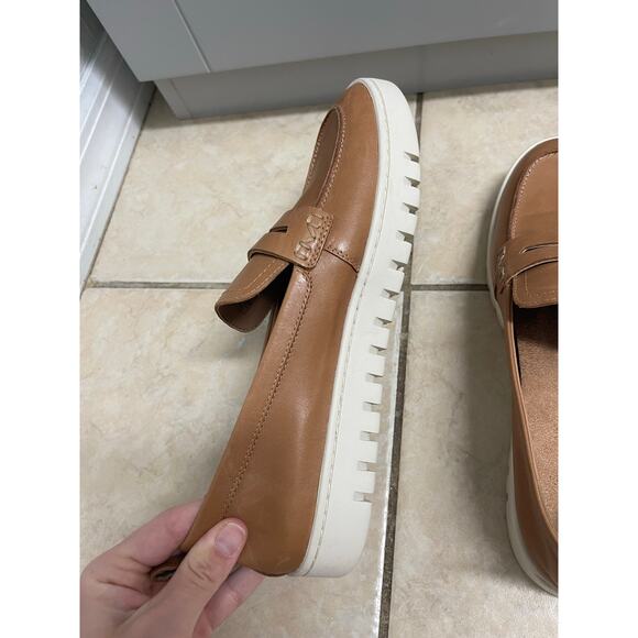 Vionic Women's Uptown loafer shoe slip-on camel leather size 11 preppy casual - Picture 6 of 8